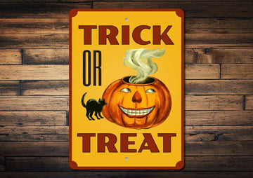 Creepy Trick or Treat Sign