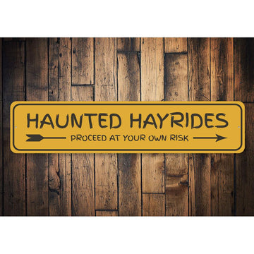 Haunted Hayrides Arrow Sign